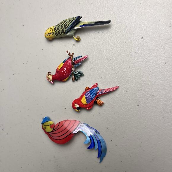 Vintage Parrot Bird Brooch Lot Macaw Parakeet Budgie Pins Jewelry Enamel & Wood - Picture 5 of 13